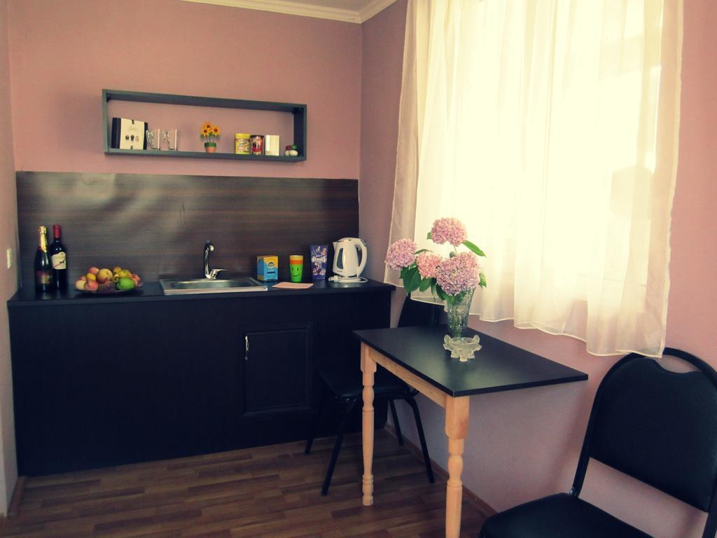 The Kiwi House Hotel Lagodekhi Szoba fotó